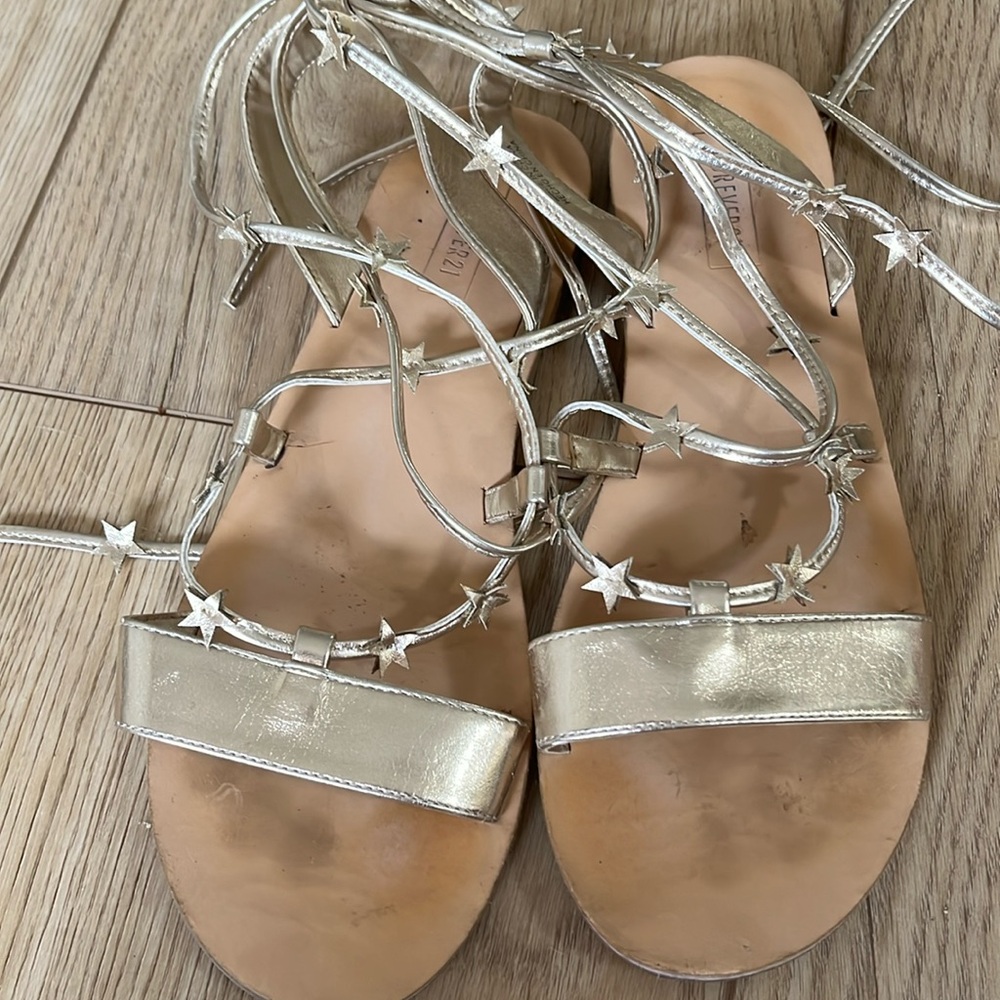 Forever 21 star sandals size 8
